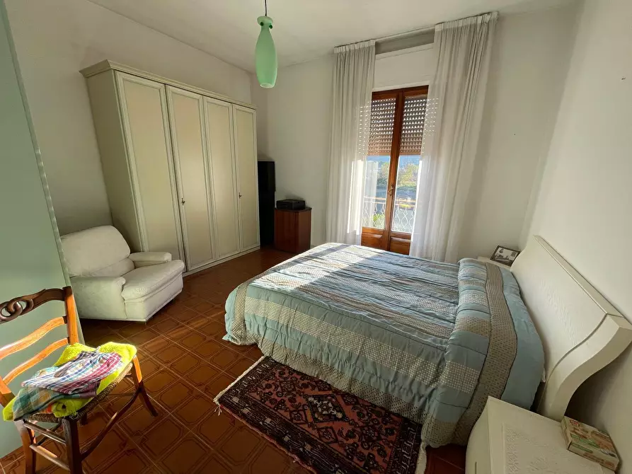 Immagine 12 di Pentalocale in vendita  a Ameglia