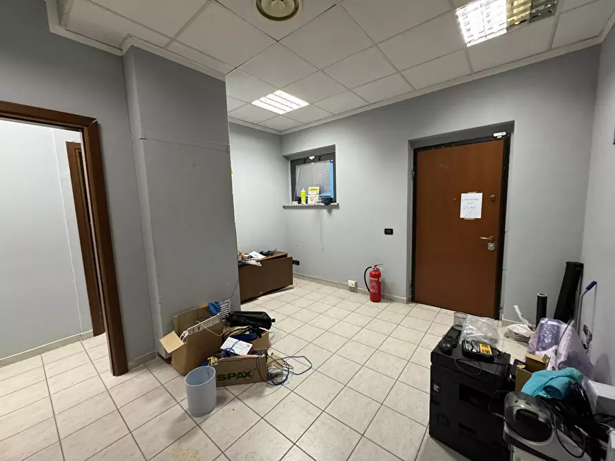 Immagine 3 di Locale commerciale in vendita  a Aulla