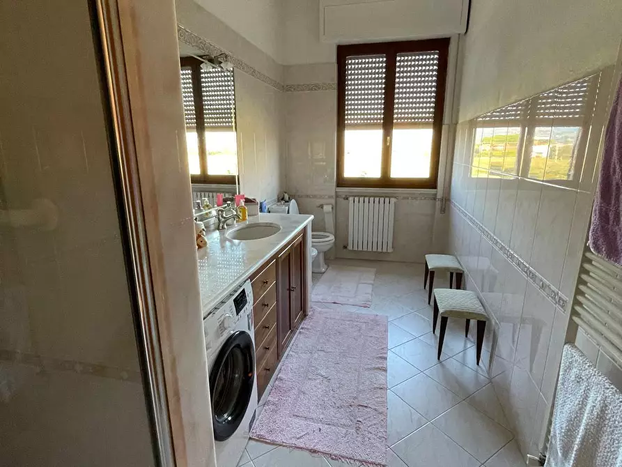 Immagine 13 di Pentalocale in vendita  a Ameglia