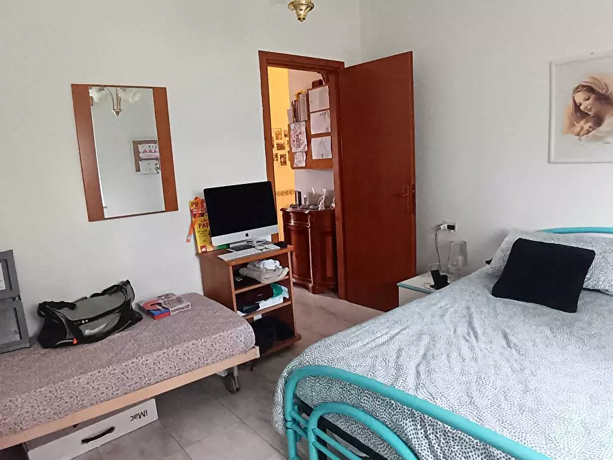 Immagine 10 di Bilocale in vendita  a Ortonovo