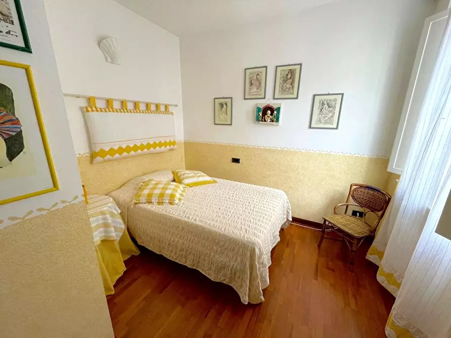 Immagine 26 di Casa semindipendente in vendita  a Ameglia