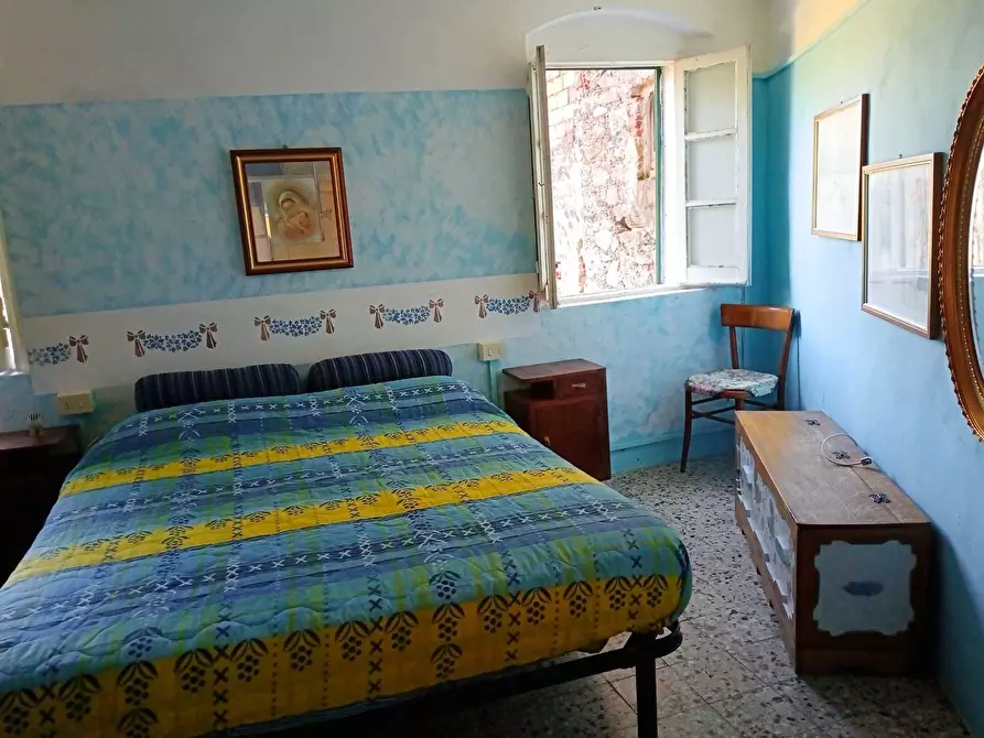 Immagine 16 di Quadrilocale in vendita  a Ameglia