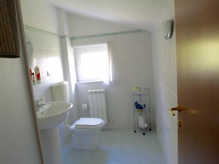 Immagine 15 di Trilocale in vendita  a Ameglia