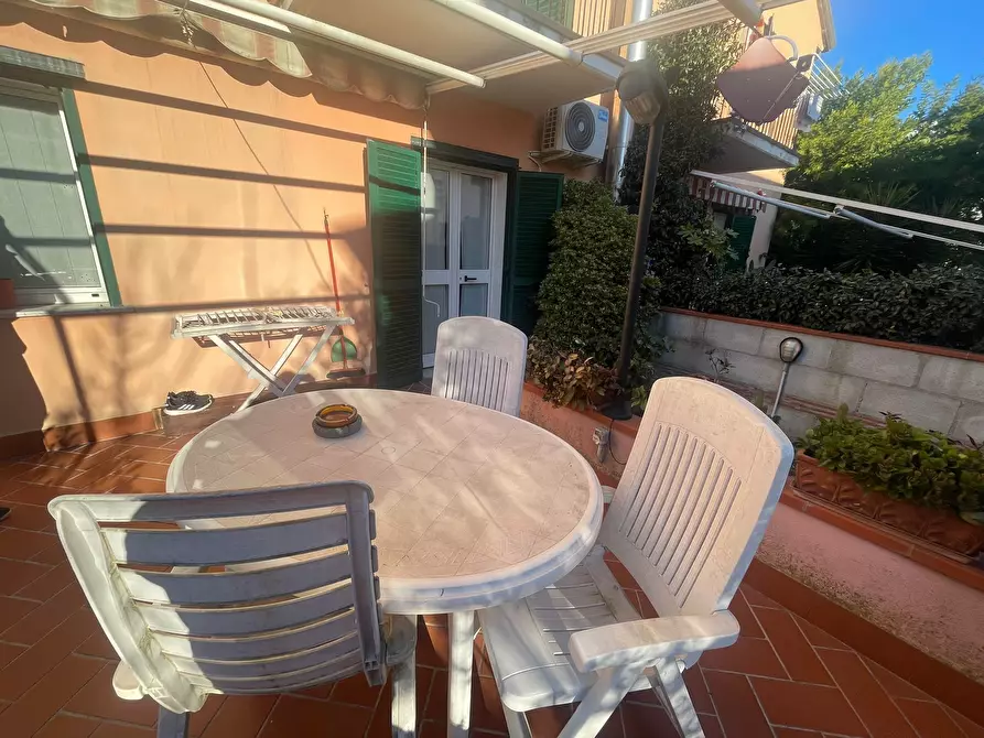 Immagine 5 di Porzione di casa in vendita  a Ameglia