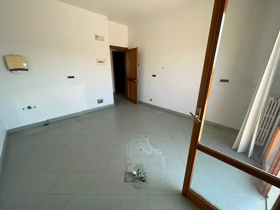 Immagine 12 di Pentalocale in vendita  a Castelnuovo Magra