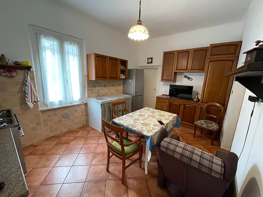 Immagine 9 di Porzione di casa in vendita  a Ameglia