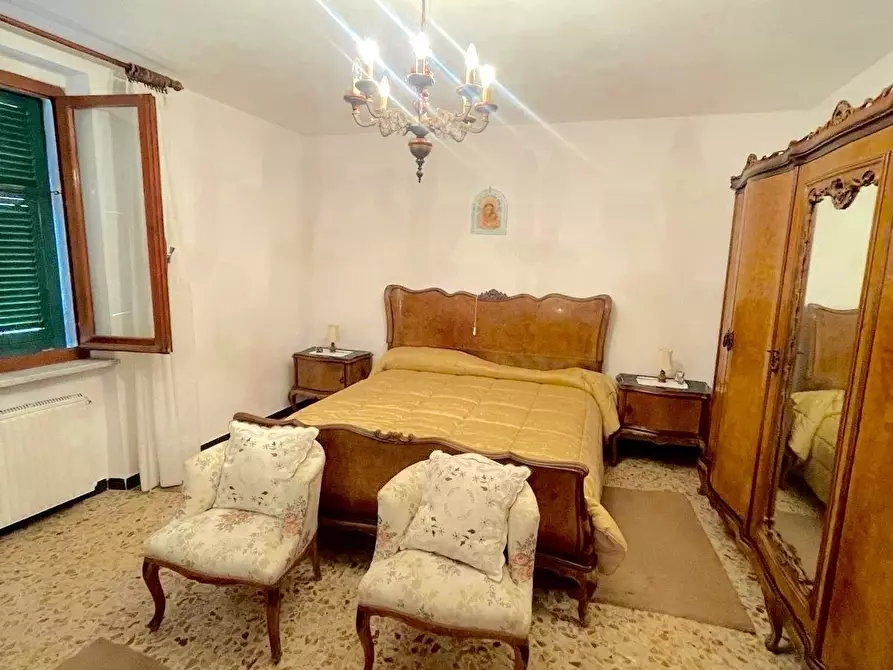 Immagine 4 di Pentalocale in vendita  a Ameglia