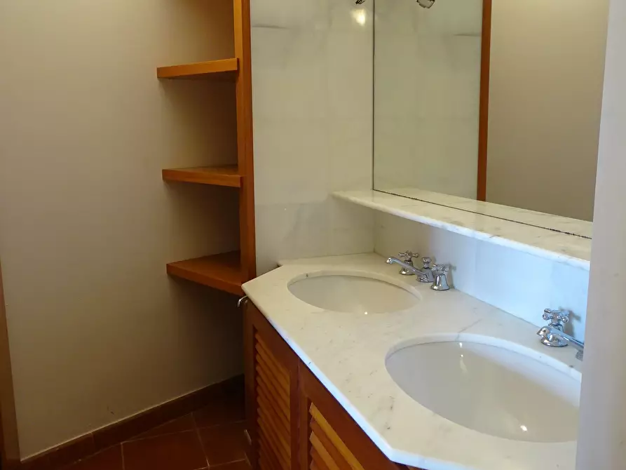 Immagine 8 di Monolocale in vendita  a Ameglia