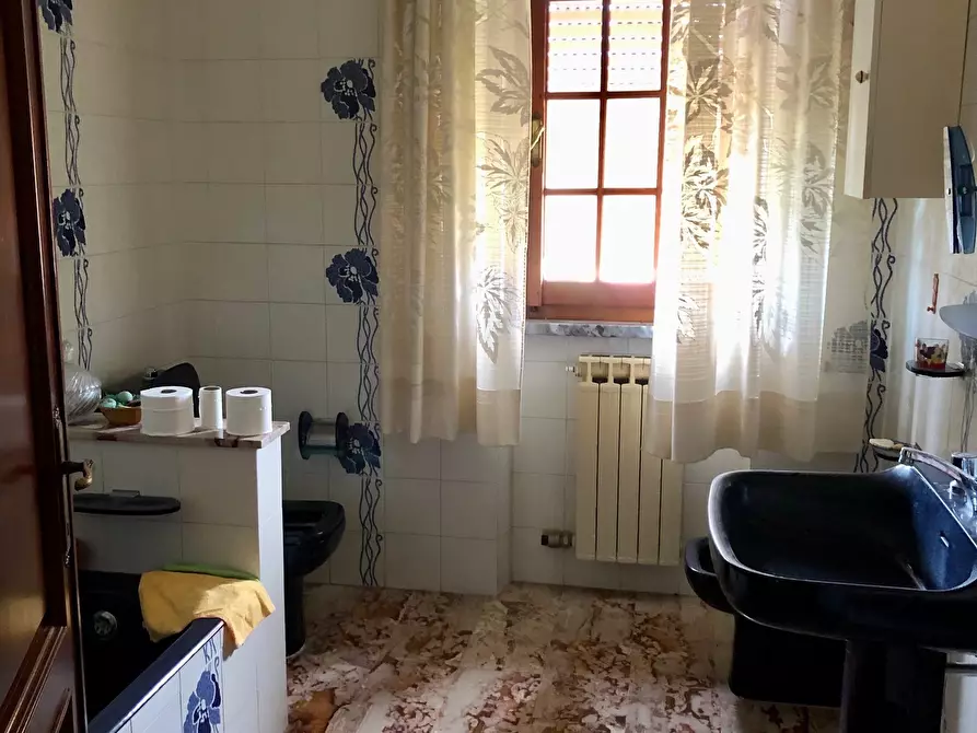 Immagine 11 di Porzione di casa in vendita  a Castelnuovo Magra