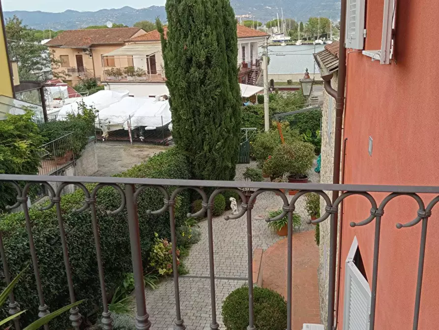 Immagine 10 di Casa semindipendente in vendita  a Ameglia