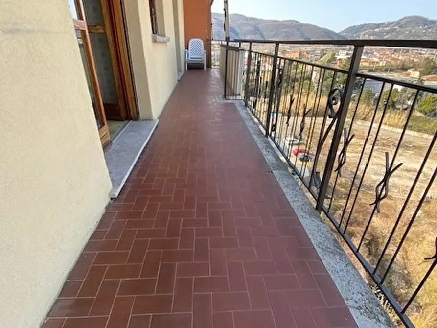 Immagine 1 di Appartamento in vendita  a Sarzana