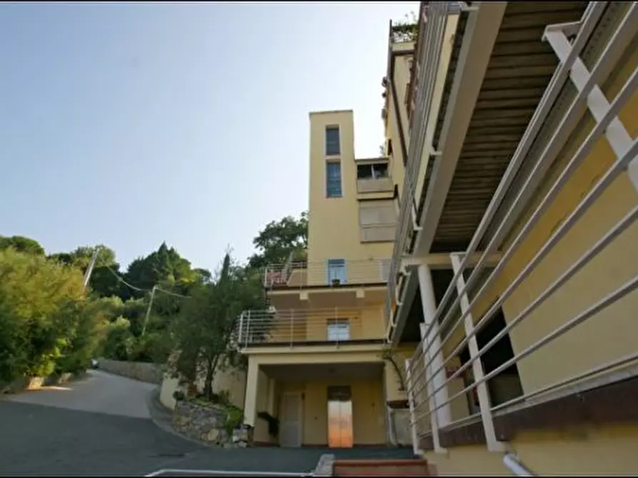 Immagine 19 di Trilocale in vendita  a Lerici