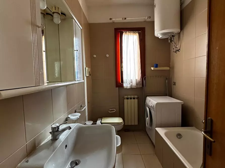 Immagine 17 di Appartamento in affitto  in LOC. 3 STRADE a Lerici