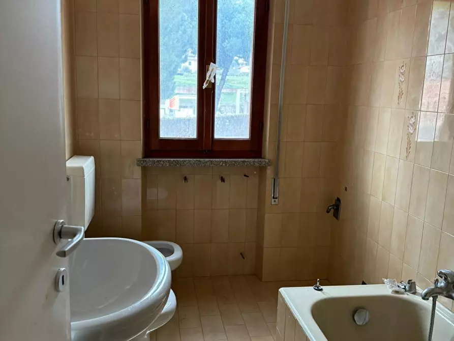 Immagine 6 di Casa semindipendente in affitto  a Carrara