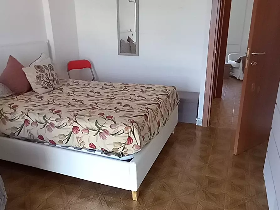 Immagine 11 di Appartamento in vendita  in Via Pietro Gori a Sarzana