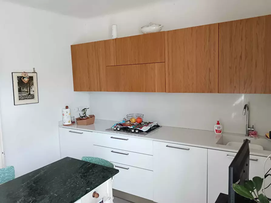 Immagine 1 di Appartamento in vendita  in via vitt. emanuele a Vezzano Ligure