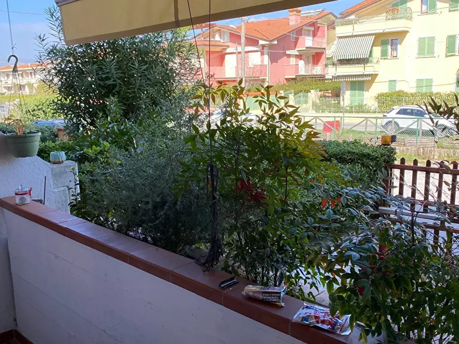 Immagine 4 di Villetta a schiera in affitto  in Via delle Pinete a Massa