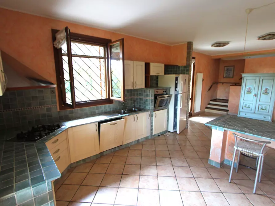 Immagine 3 di Casa indipendente in vendita  in Via Campomaggiore a Valsamoggia