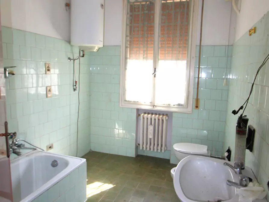 Immagine 8 di Porzione di casa in vendita  in Viale M. di Canossa a Valsamoggia