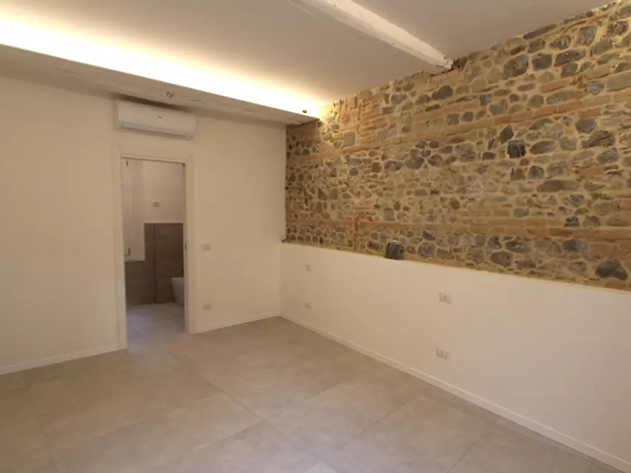 Immagine 11 di Appartamento in vendita  in Piazza Giuseppe Garibaldi a Valsamoggia