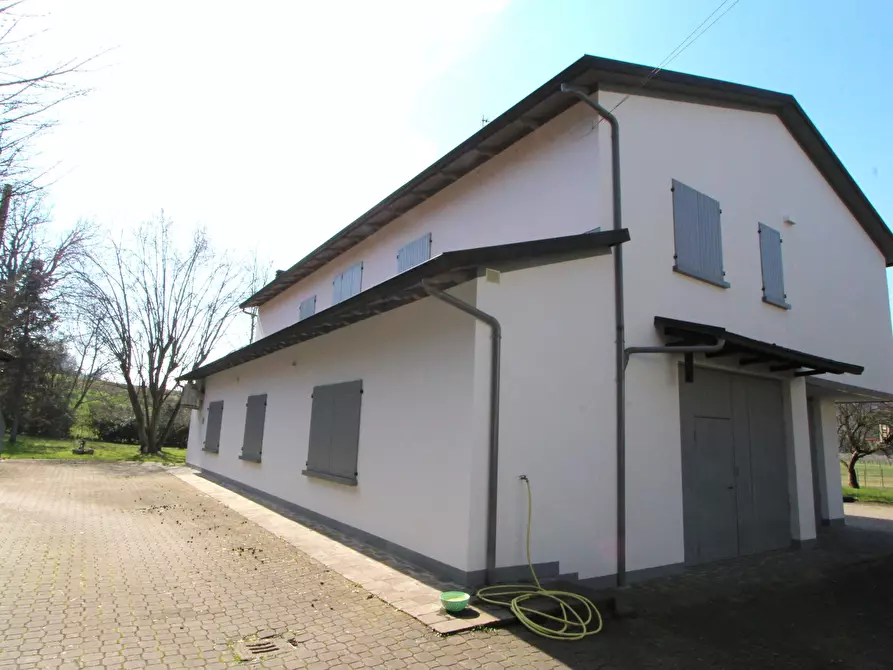 Immagine 54 di Villa in vendita  in SP76 17 a Valsamoggia