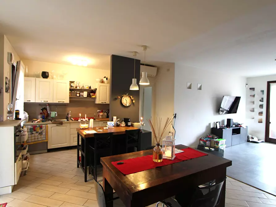 Immagine 4 di Appartamento in vendita  in Via E. Carnevali a Valsamoggia