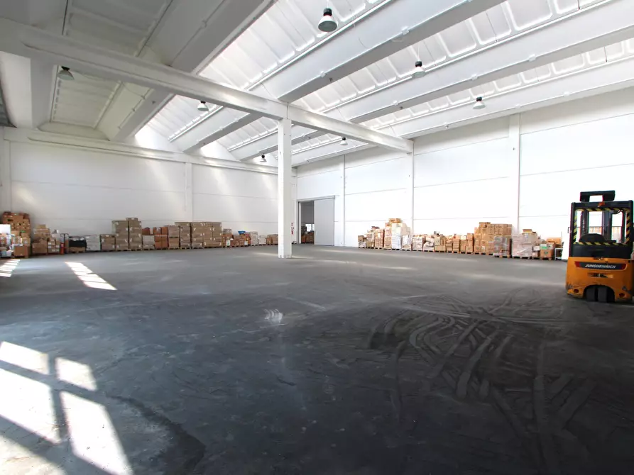 Immagine 2 di Capannone industriale in vendita  in Via Lunga a Valsamoggia