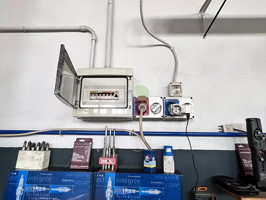 Immagine 8 di Capannone industriale in affitto  in Via Francesco Pera 88 a Livorno