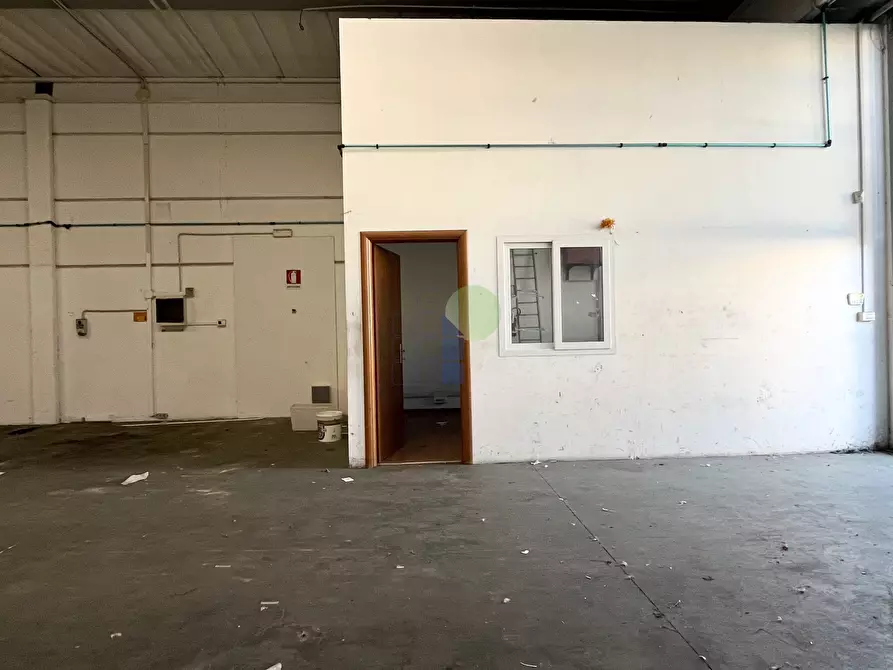 Immagine 12 di Capannone industriale in affitto  in Via Razzaguta 32 a Livorno