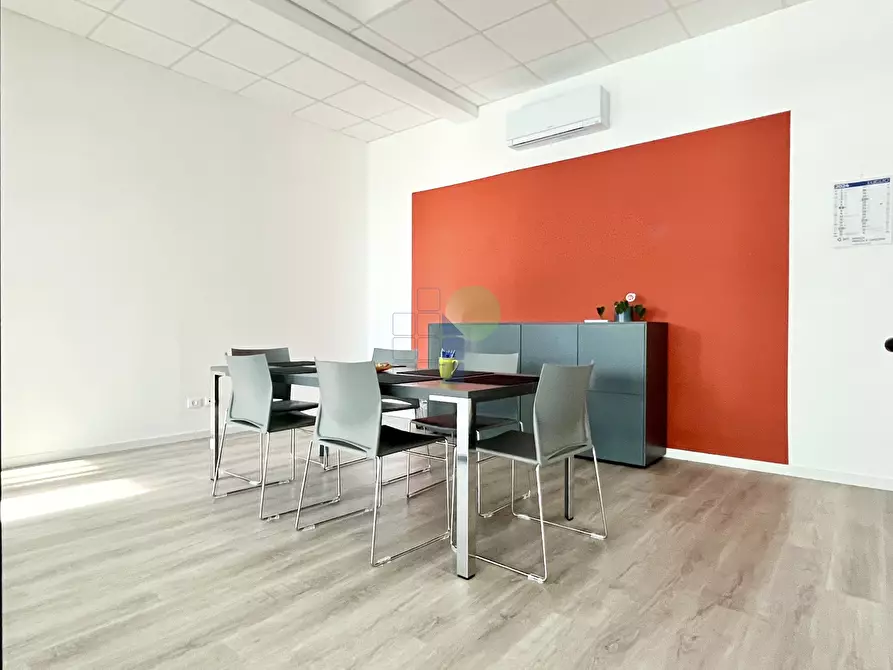 Immagine 20 di Ufficio in vendita  in Via Aurelio Nicolodi 52 a Livorno