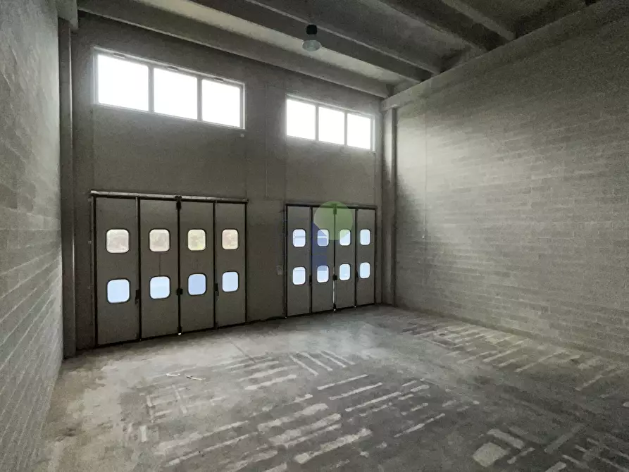 Immagine 8 di Attività artigianale in affitto  in Via Cimarosa 111 a Livorno