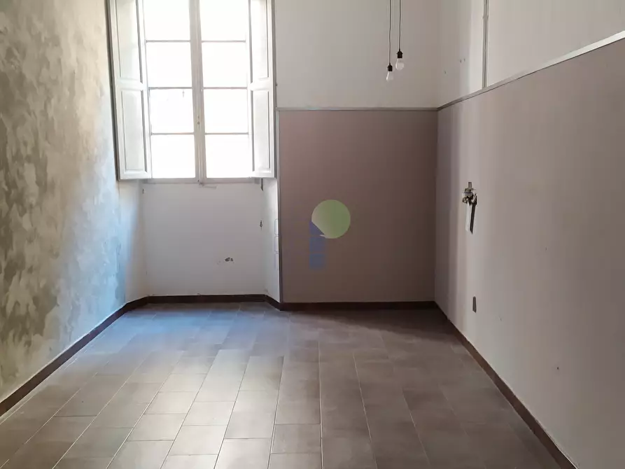 Immagine 2 di Locale commerciale in affitto  in Via Roma 30 a Livorno