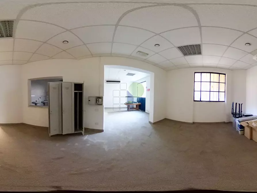 Immagine 12 di Attività artigianale in vendita  in Via Grotta delle Fate 89 a Livorno