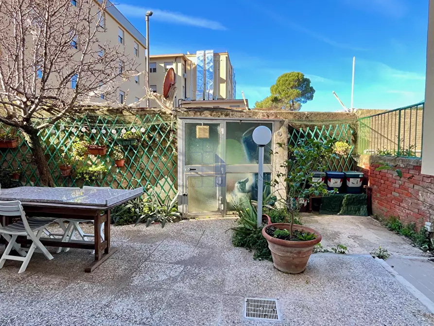 Immagine 23 di Trilocale in vendita  in Via Montebello 55 a Livorno