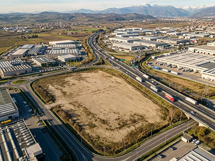 Immagine 2 di Terreno industriale in vendita  a Santo Stefano Di Magra