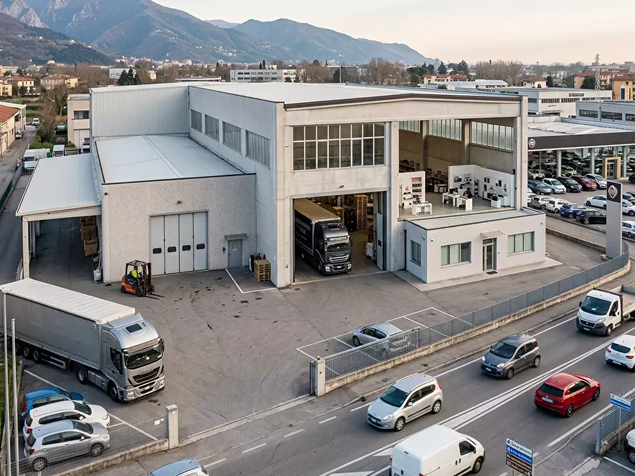 Immagine 1 di Capannone industriale in vendita  in Via Castagno 5 a Ortonovo