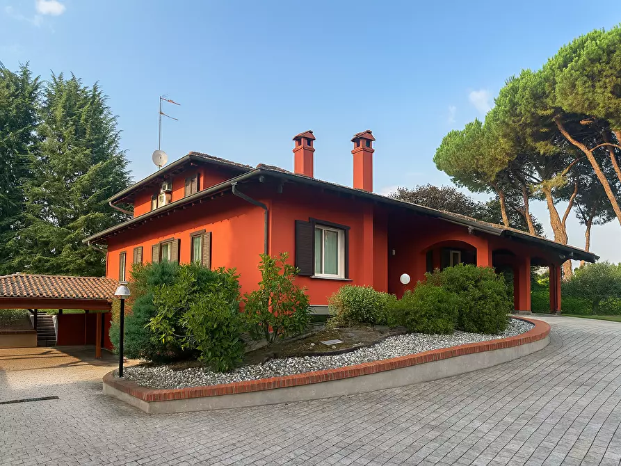 Immagine 36 di Villa in vendita  in Via Madonna della Motta 1 a Dormelletto