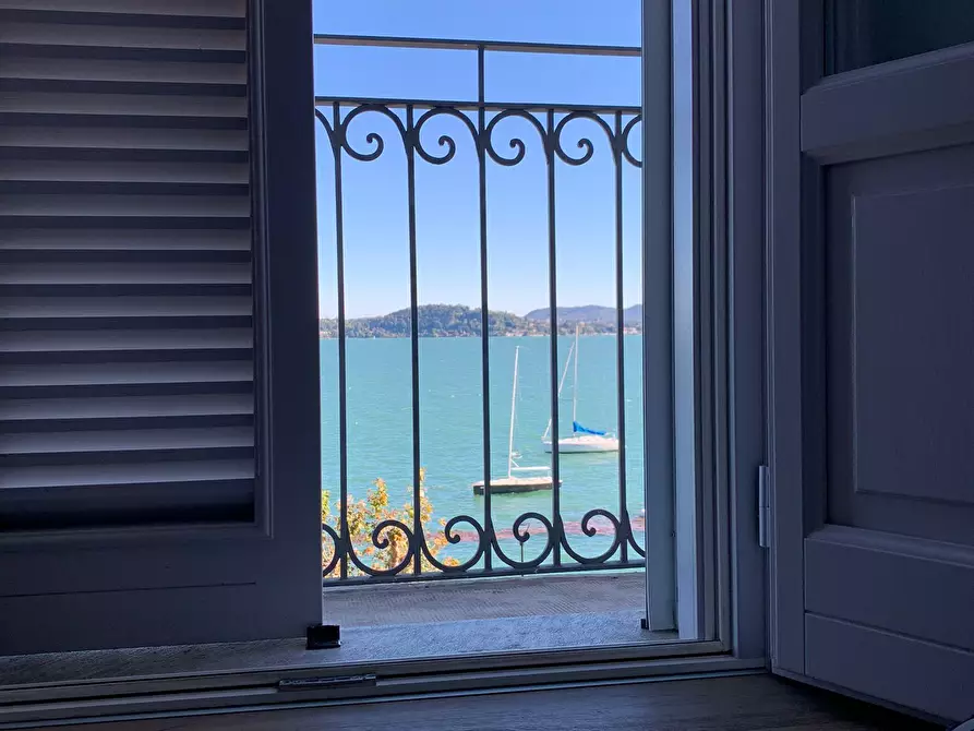 Immagine 1 di Trilocale in affitto  in Via Mazzini 1 a Belgirate