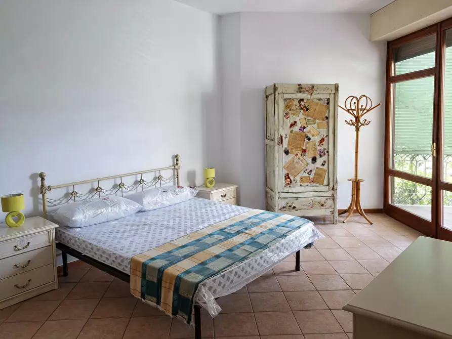 Immagine 7 di Bilocale in affitto  a Arona