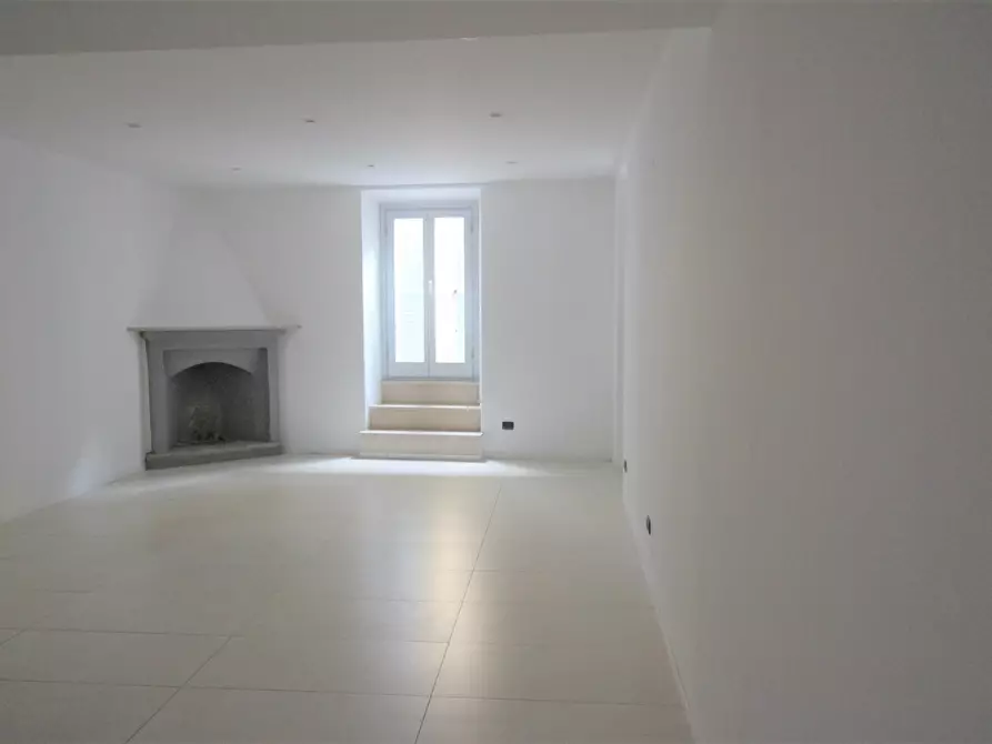 Immagine 22 di Capannone industriale in affitto  in Viale Marconi 1 a Arona