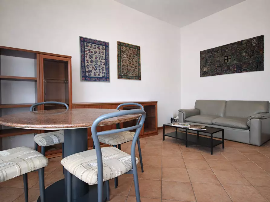 Immagine 4 di Bilocale in affitto  a Arona