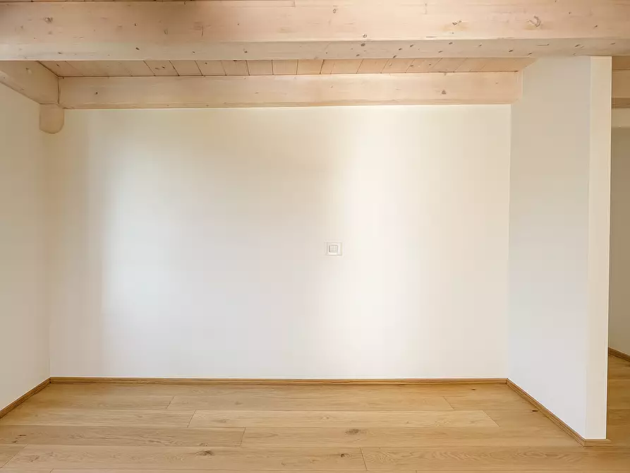 Immagine 8 di Quadrilocale in vendita  in Via Mazzini 1 a Meina