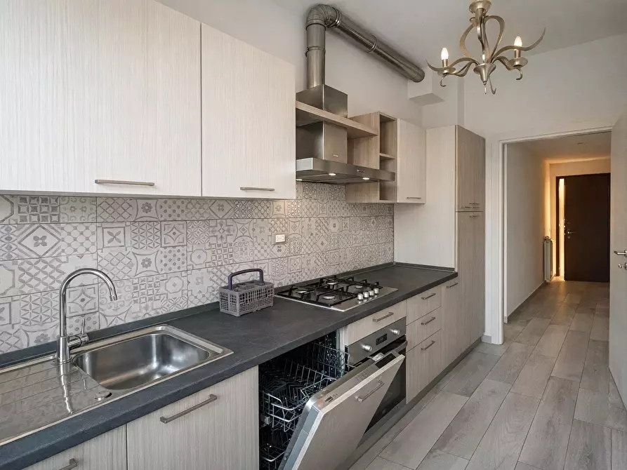 Immagine 2 di Trilocale in affitto  in via san luigi 99 a Arona