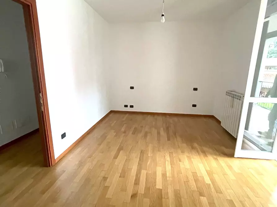 Immagine 1 di Villa in vendita  in Via 1º Maggio a Castelletto Sopra Ticino