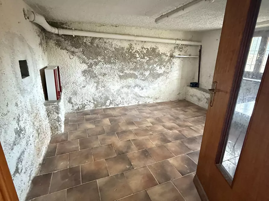 Immagine 26 di Bilocale in vendita  in Via Manzoni 1 a Arona