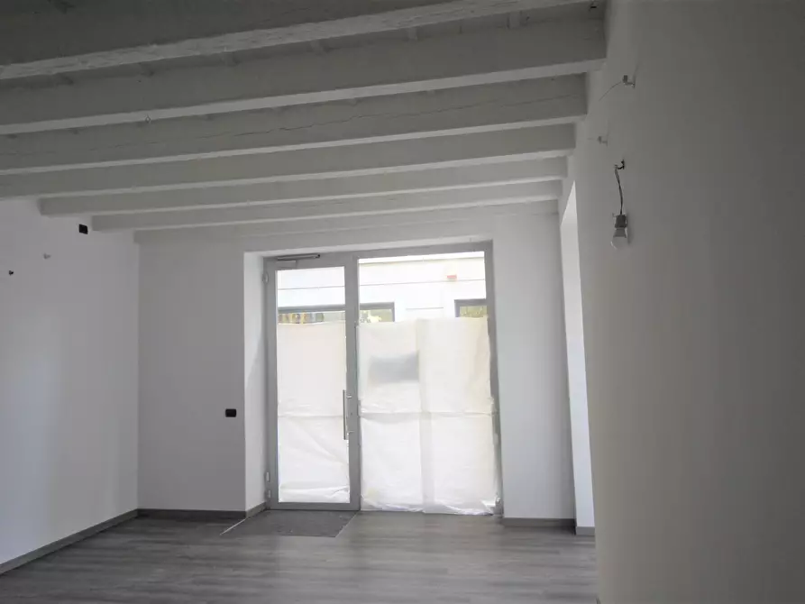 Immagine 15 di Capannone industriale in affitto  in Viale Marconi 1 a Arona