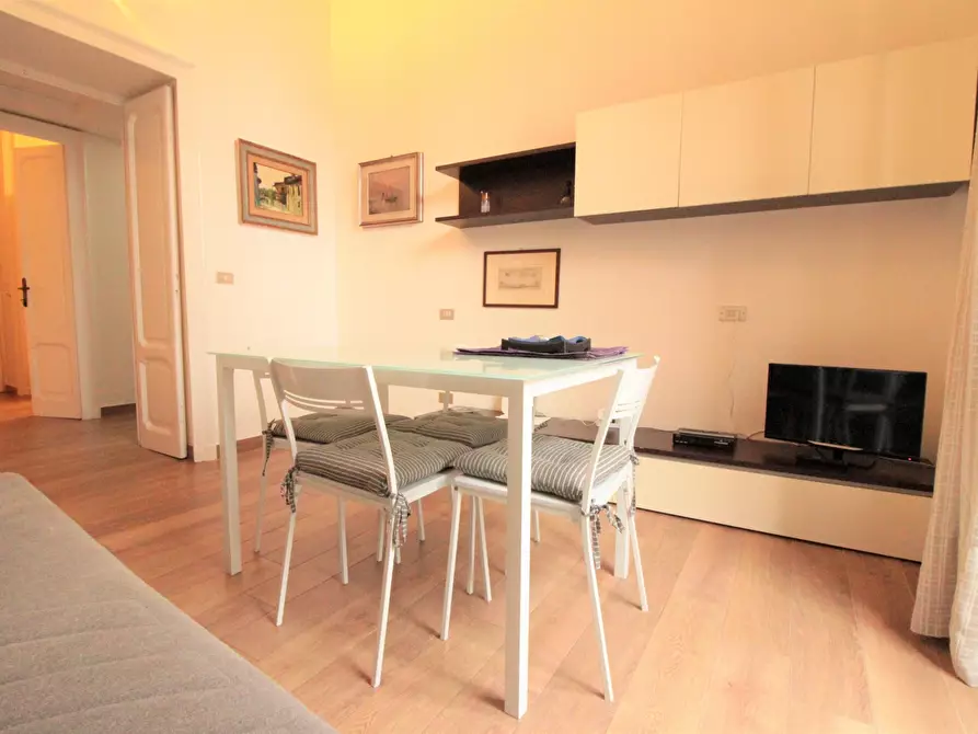 Immagine 1 di Bilocale in affitto  in Piazza del Popolo 1 a Arona