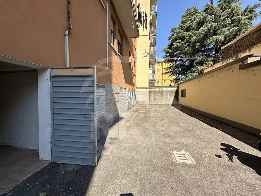 Immagine 3 di Garage in vendita  in Via Reggio Emilia 6 a Bologna