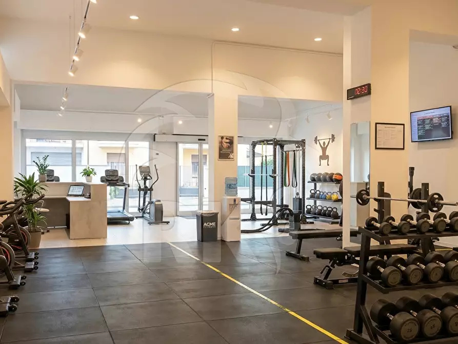 Immagine 15 di Locale commerciale in vendita  in VIA del PAVONE 73 a Ferrara