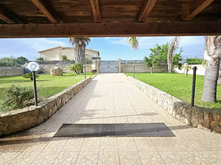 Immagine 35 di Casa bifamiliare in vendita  in Strada Capo Murro di Porco 282 a Siracusa